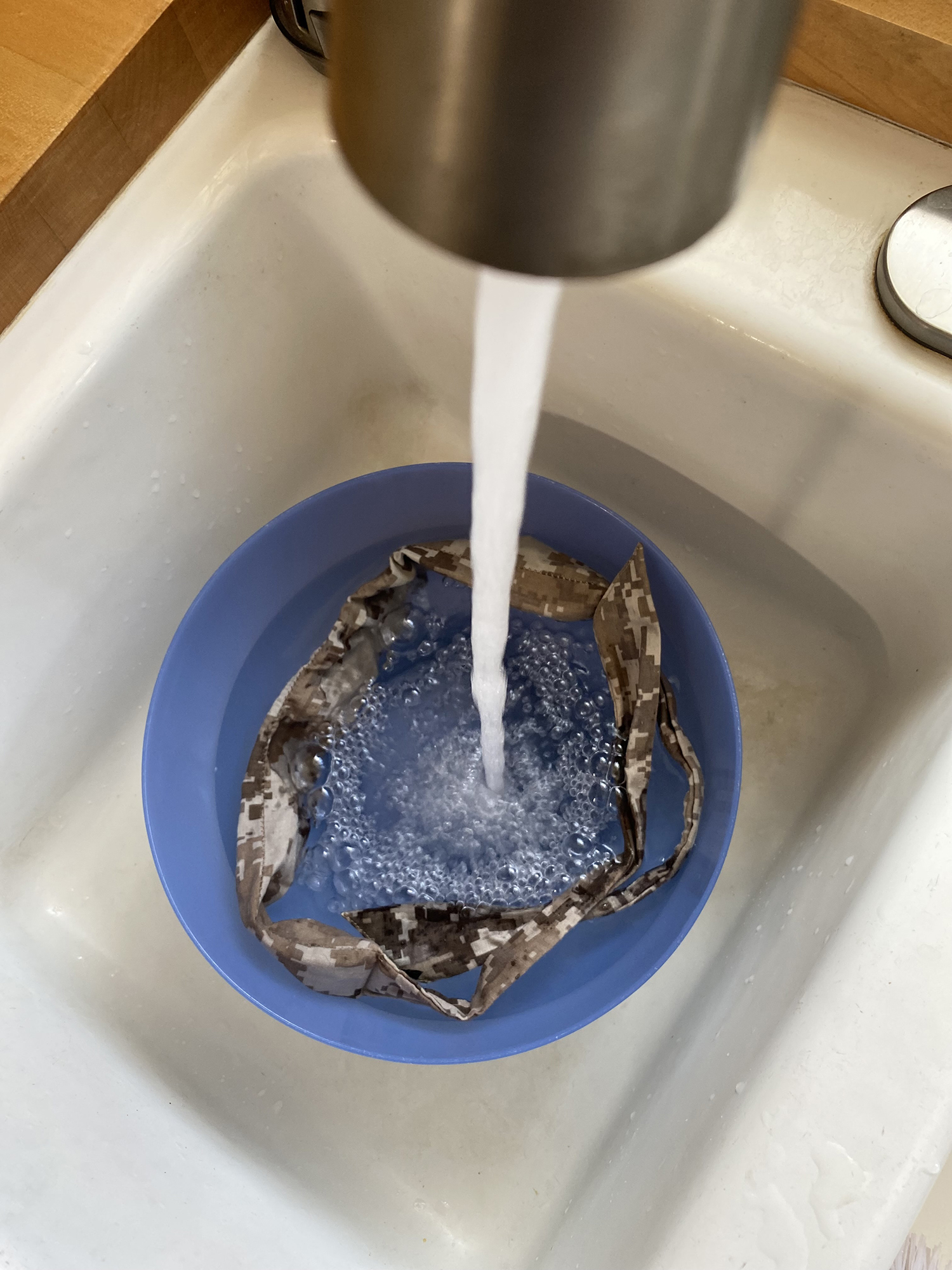 soaking the blu bandoo neck wrap